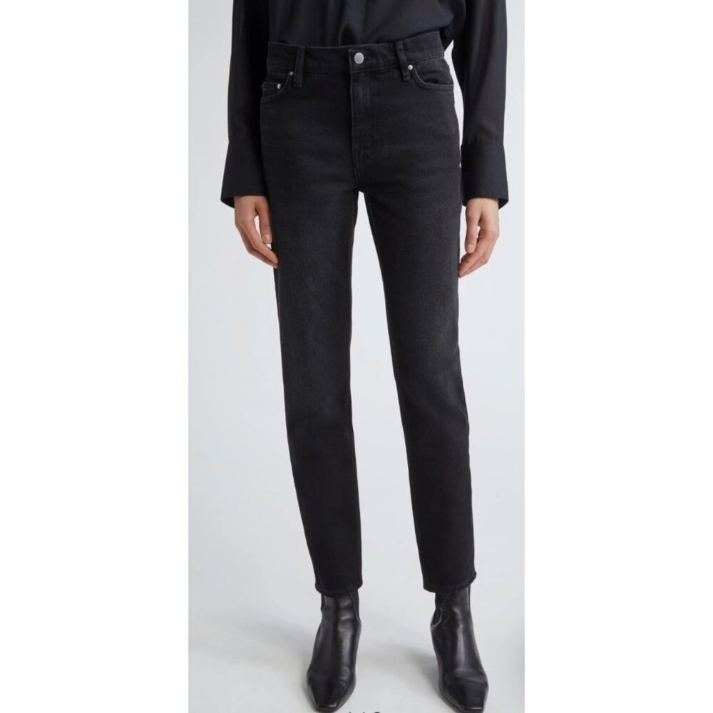 TOTEME Jeans Tapered Leg in Washed Black